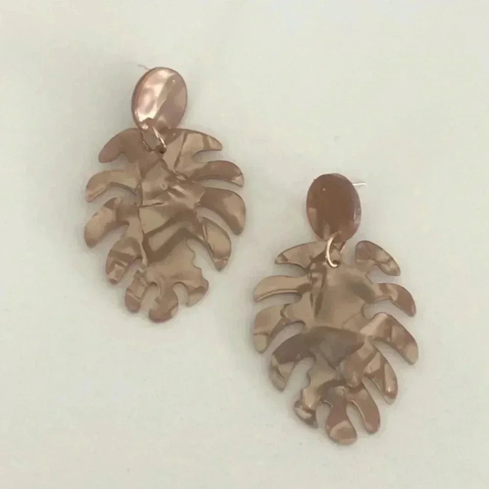 Beige Tan Tropical Hawaiian Palm Style Acrylic Drop Earrings NWT